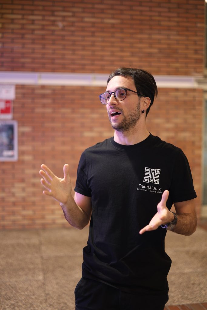 Me explaing stuff and playing cool